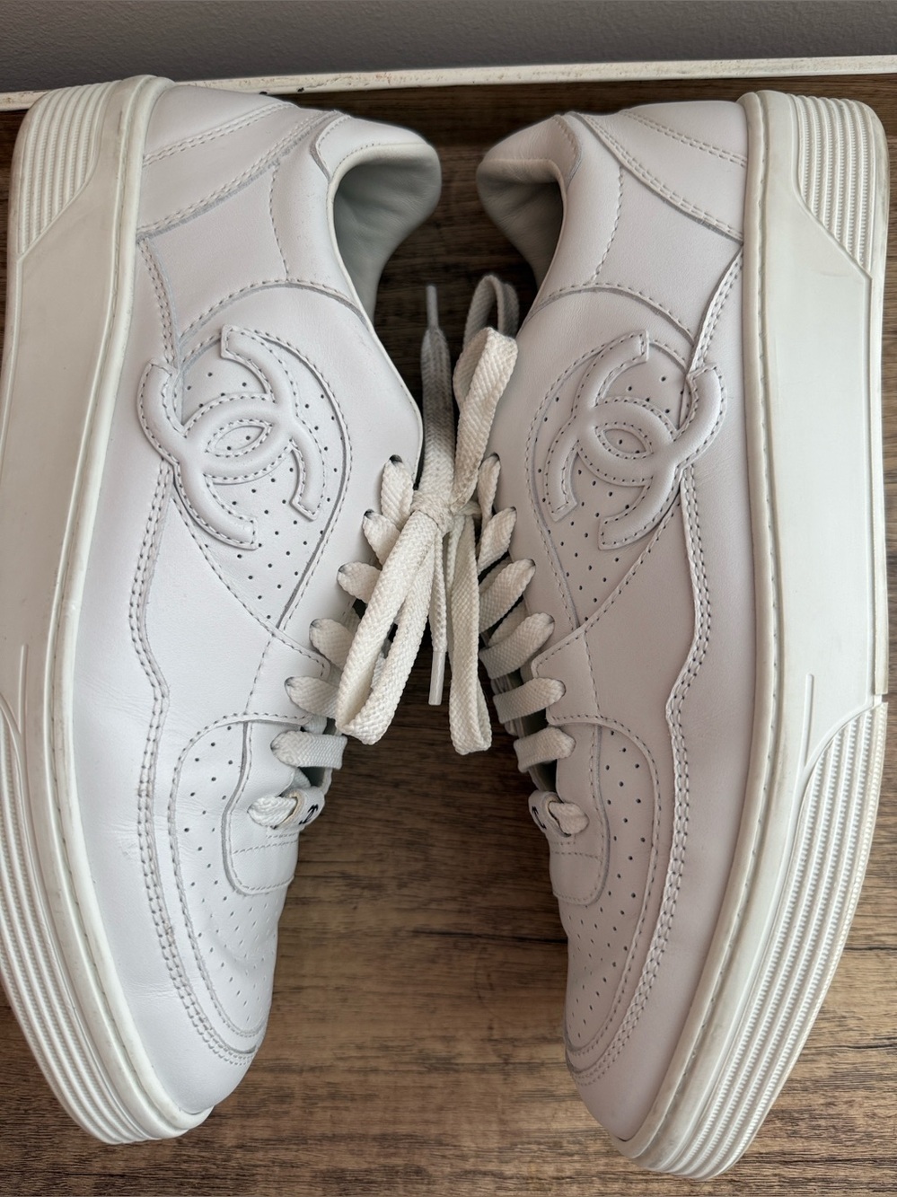 Authentic Chanel CC Logo Calfskin Sneakers 40 White Box - Picture 2 of 13
